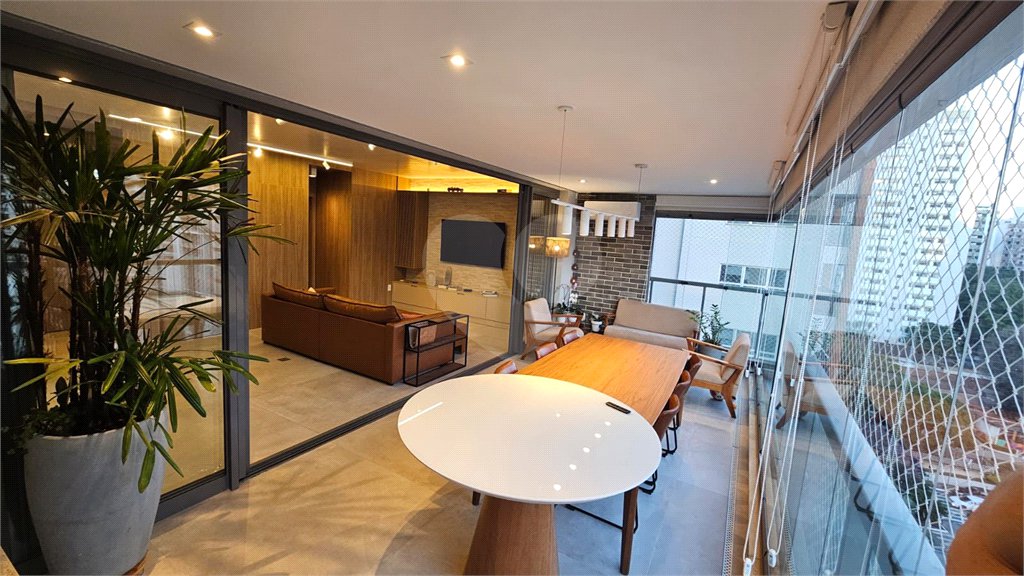 Apartamento à venda ou para alugar com 3 suítes em Brooklin Paulista, São Paulo, SP