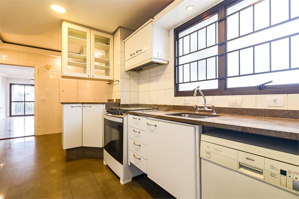 Apartamento à venda com 4 quartos, sendo 3 suítes, em Brooklin Paulista, São Paulo, SP