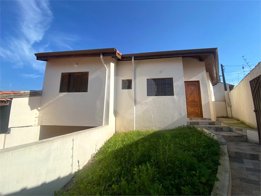 Casa à venda com 3 quartos, sendo 1 suíte,  em Vila Nova Cintra, Mogi das Cruzes, SP