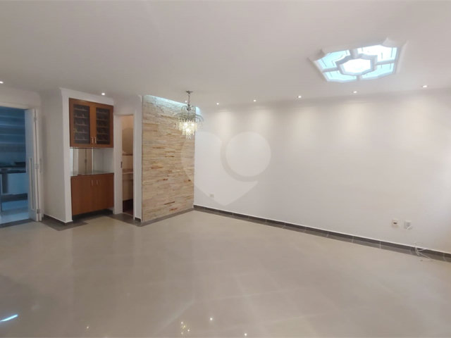 Casa para alugar com 3 quartos, sendo 1 suíte,  no condomínio Santanna, São Paulo - SP