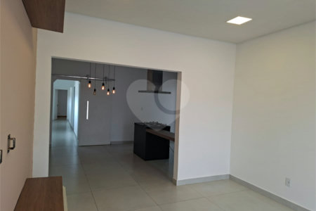 Casa à venda ou para alugar com 3 quartos, sendo 1 suíte, em Vila Aparecida, Itapetininga, SP