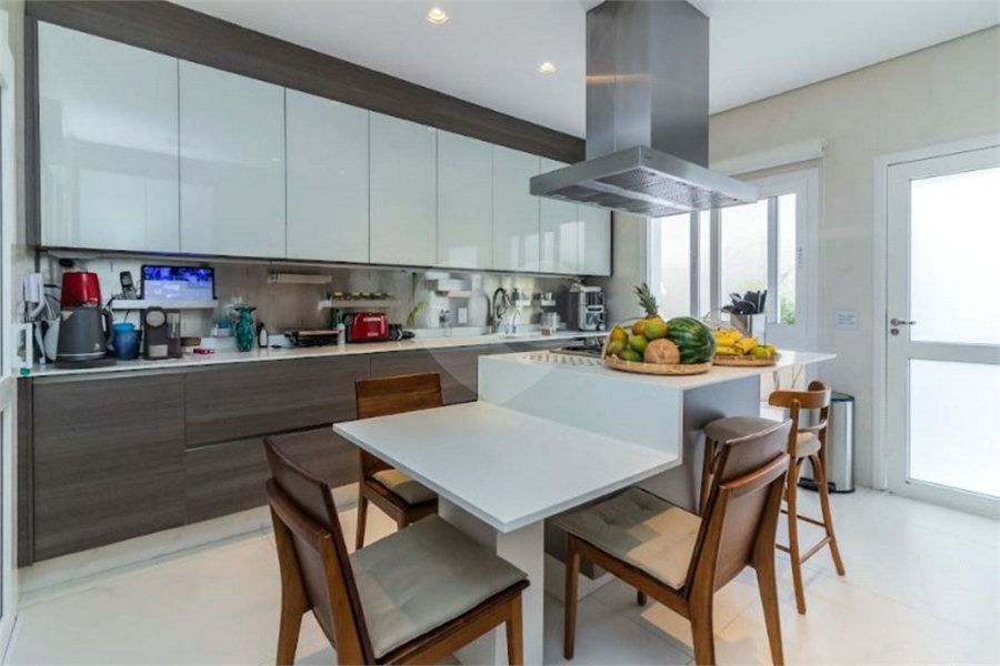 Casa à venda com 4 suítes em Horto, São Paulo, SP