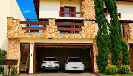 Sobrado à venda com 3 quartos, sendo 1 suíte,  em Chácara Recanto Verde, Cotia, SP