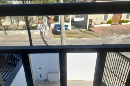 Sobrado novo com duas suites , duas vagas .