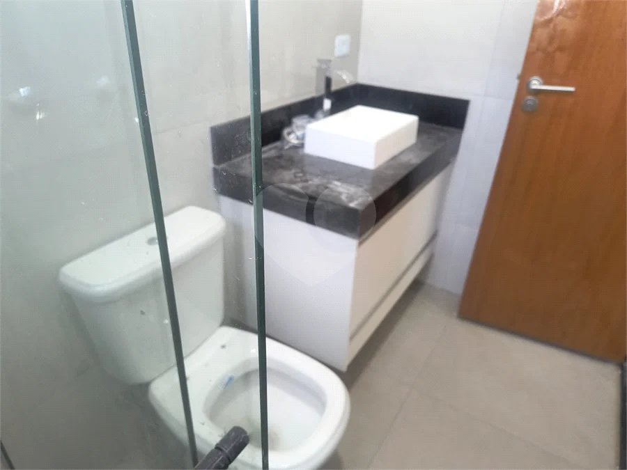 casa térrea, recém construida, 3 dormitórios sendo 1 suíte, 2 vagas de garagem, piscina e espaço gourmet