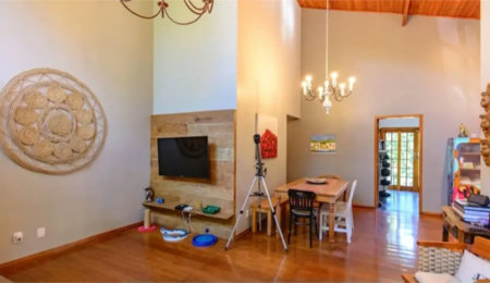 Casa à venda com 4 quartos, sendo 2 suítes, em Granja Viana, Cotia, SP