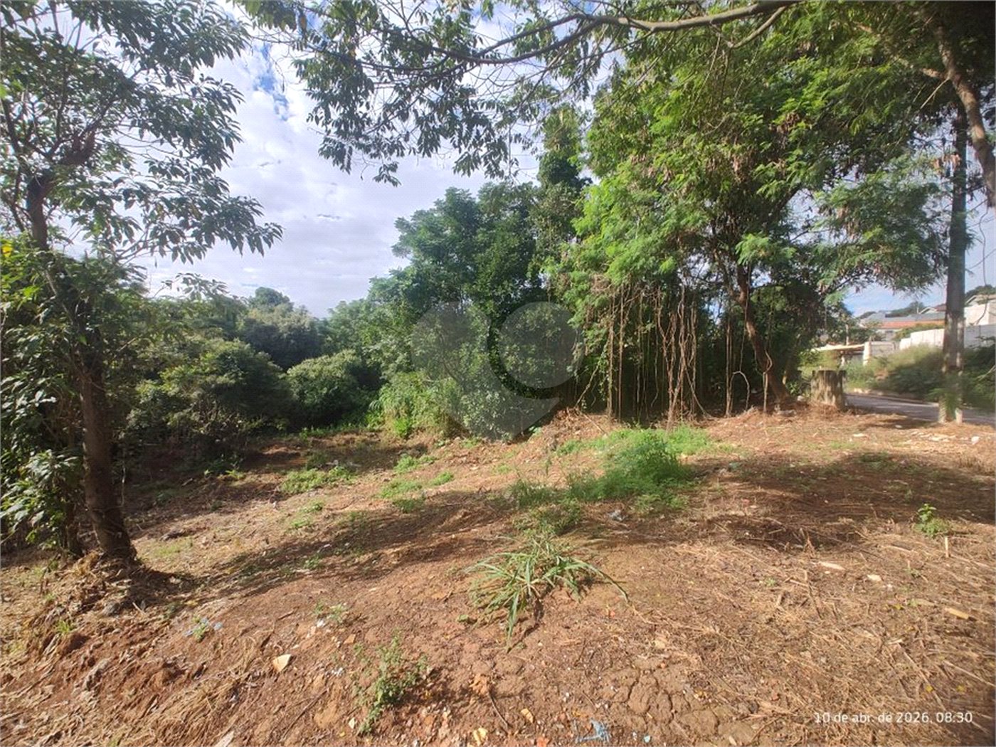 Terreno em Atibaia com 1.196 metros, ótimo para chácara, excelente localização, avalia permuta com casa maior valor