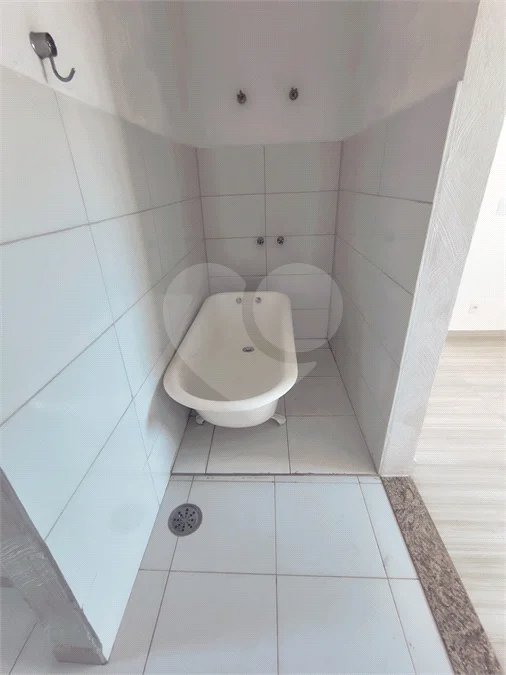 Casa com Suíte Master, Closet, Piscina e Espaço Gourmet Próxima ao Parque Ecológico- 03 quartos -com quintal