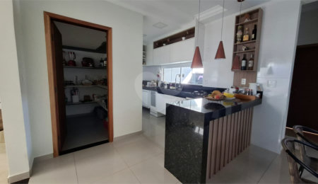 Casa à venda com 3 quartos, sendo 1 suíte,  em Residencial Samambaia, São Carlos, SP