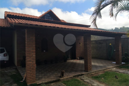 Casa térrea 3 quartos 450 m² centro salesópolis - SP