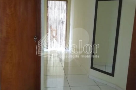 Casa Térrea com 3 dormitórios, sendo 1 suíte.