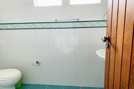 Sobrado à venda com 5 quartos, sendo 1 suíte, em Interlagos, São Paulo, SP