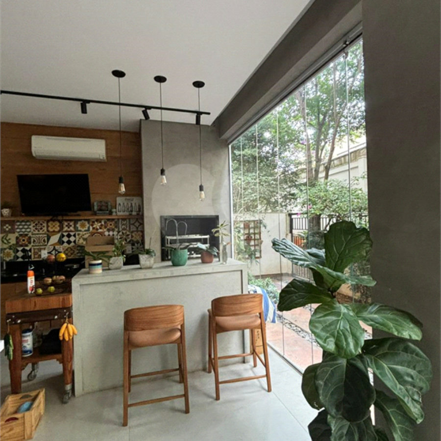 Apartamento Garden na Mooca de 322m² com 3 suítes e 5 vagas.
