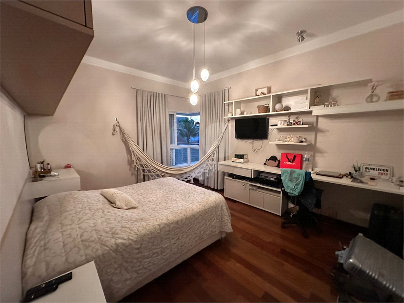 Casa a venda no condomínio Damha II