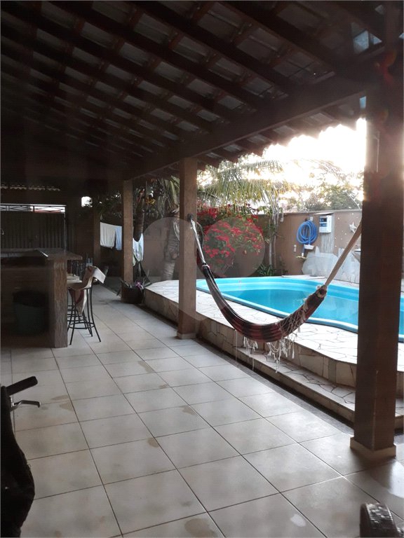 Casa térrea no Samambaia.