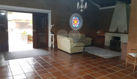 Casa à venda com 8 quartos, sendo 2 suítes,  em Serra da Cantareira, Mairiporã, SP