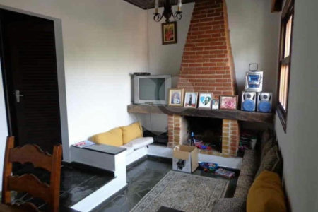 Casa à venda com 3 quartos, sendo 1 suíte,  em Jardim Londrina, São Paulo, SP