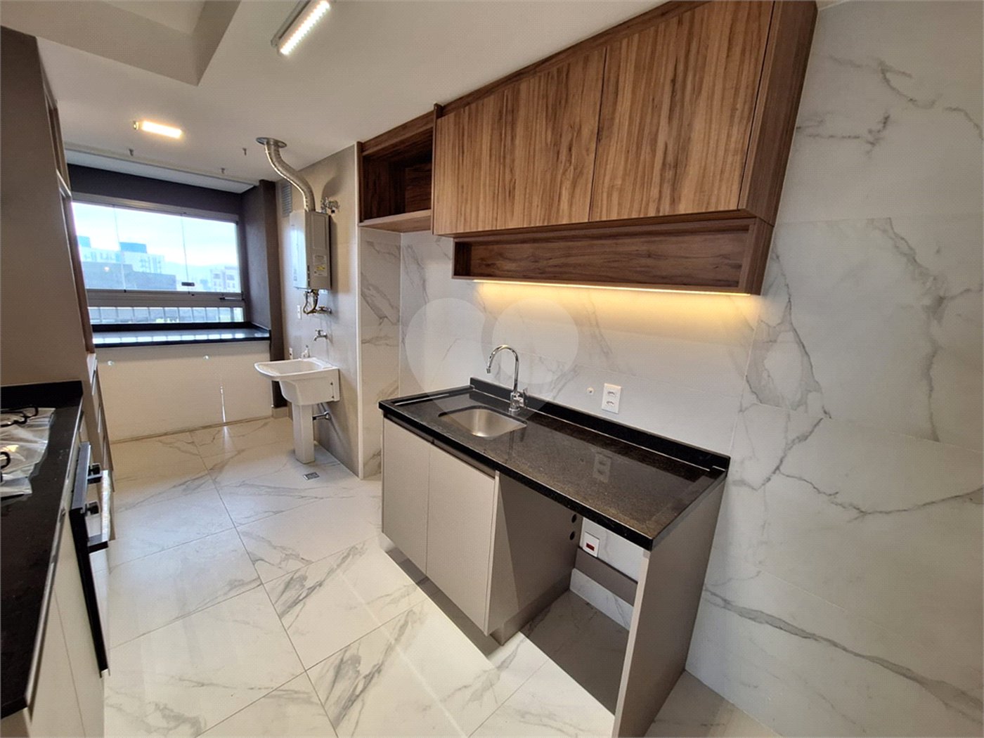 Apartamento à venda com 3 suítes em Sumarezinho, São Paulo, SP