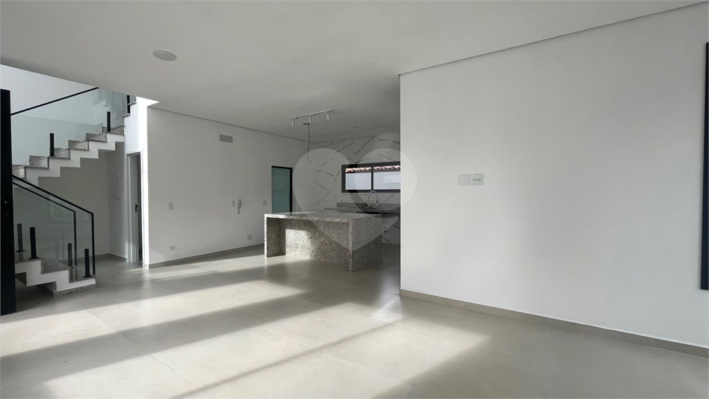 Casa à venda com 3 suítes no condomínio Village Itaguaçu, Atibaia - SP