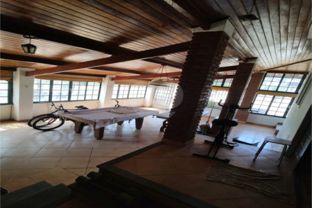 Chácara à venda com 5 quartos, sendo 3 suítes, em Chácaras Fernão Dias, Atibaia, SP