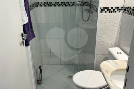Casa à venda com 3 quartos, sendo 1 suíte, no condomínio New Village, Cotia - SP