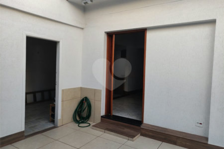 Casa à venda com 2 quartos, sendo 1 suíte, em Indianópolis, São Paulo, SP