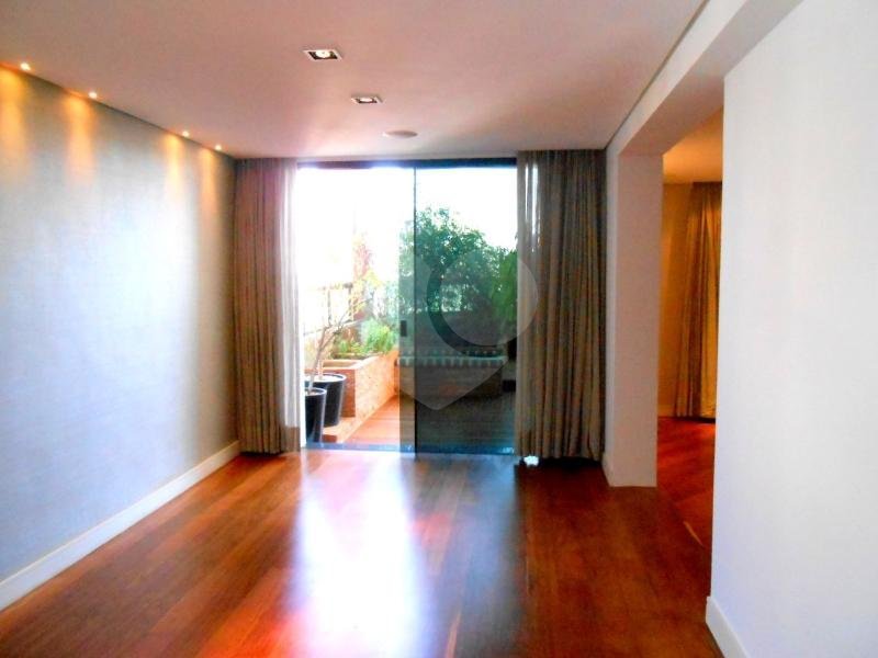 Apartamento à venda com 4 suítes em Vila Suzana, São Paulo, SP