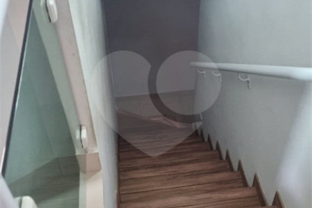 Sobrado à venda com 4 quartos, sendo 2 suítes,  em Conjunto Residencial Álvaro Bovolenta, Mogi das Cruzes, SP