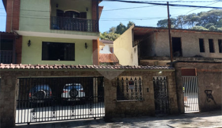 Sobrado à venda com 4 quartos, sendo 1 suíte,  em Tremembé, São Paulo, SP