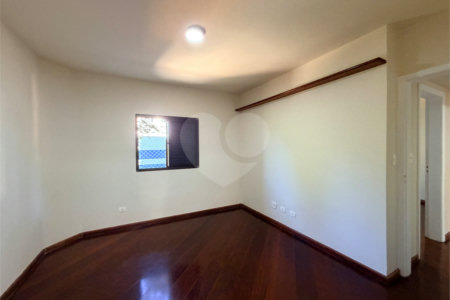 Apartamento à venda com 3 quartos, sendo 1 suíte, em Alto da Boa Vista, São Paulo, SP