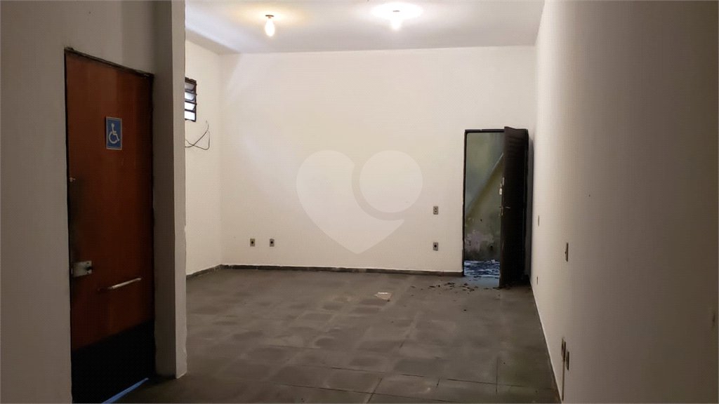 Prédio à venda com 2 quartos, sendo 1 suíte, em Jardim Brasil (zona Norte), São Paulo, SP