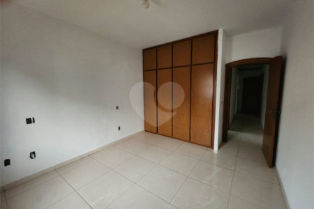Sobrado à venda ou para alugar com 4 quartos, sendo 2 suítes, no Centro, Araraquara, SP