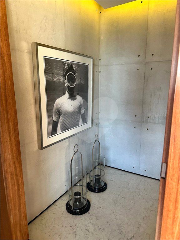 Apartamento à venda com 4 quartos, sendo 3 suítes, em Alto de Pinheiros, São Paulo, SP