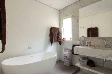 Casa à venda com 4 suítes no condomínio Outeiro, São Paulo - SP