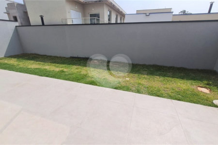 Casa à venda com 3 suítes no condomínio Vita Verdi, Valinhos - SP
