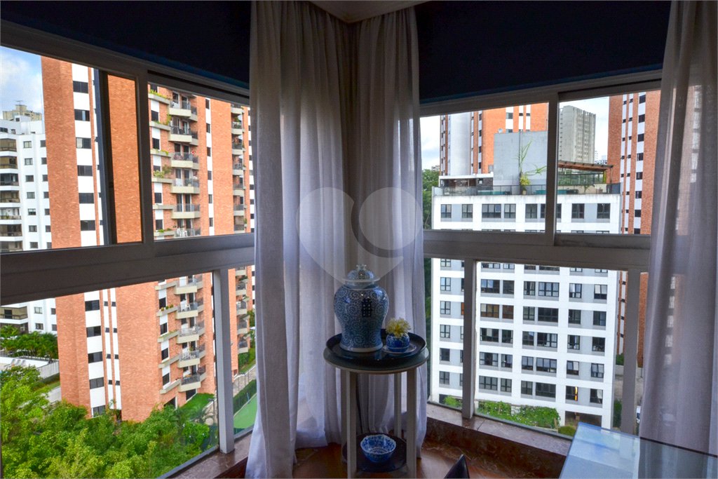 Cobertura à venda com 4 suítes em Vila Suzana, São Paulo, SP