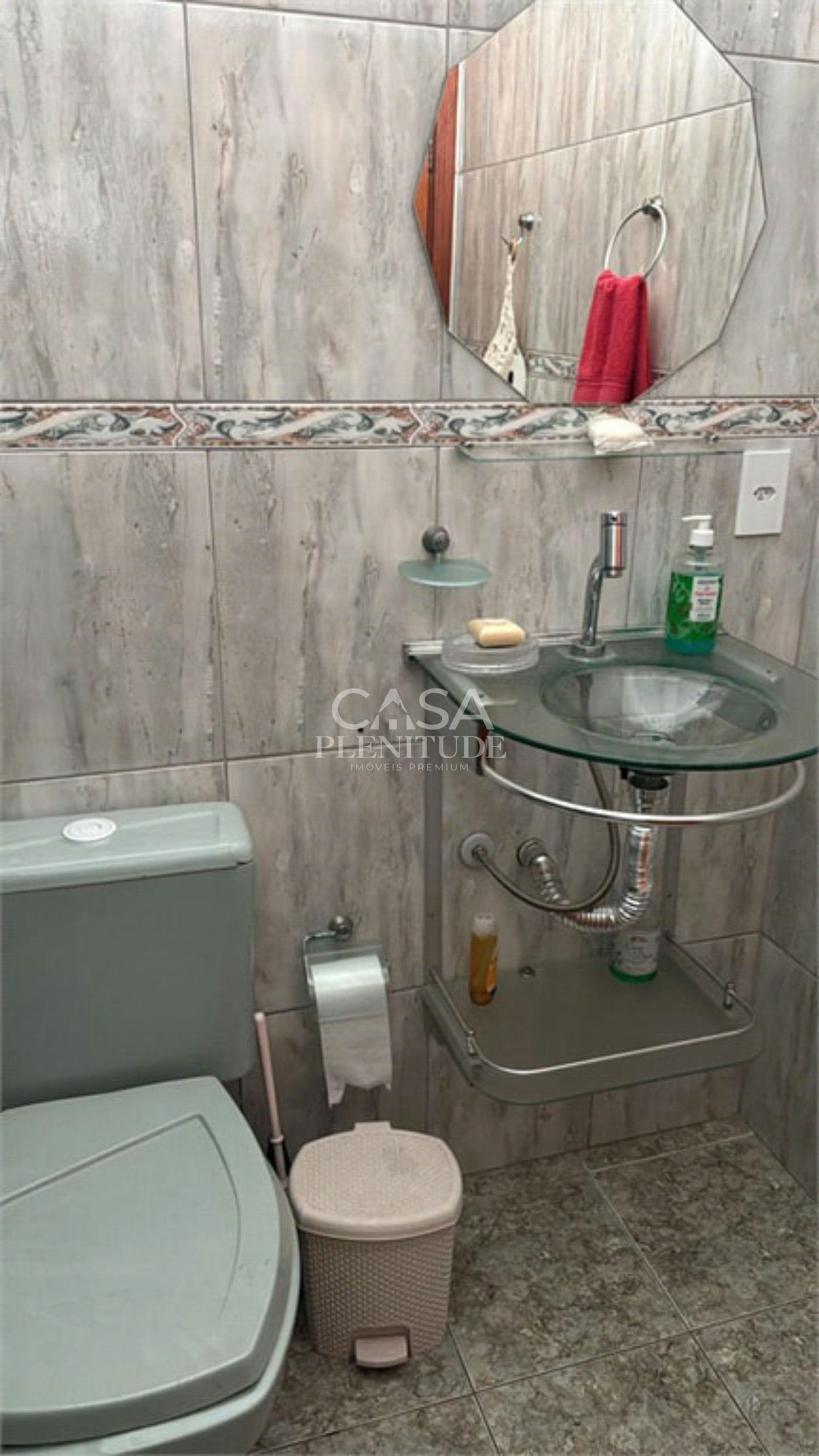 Sobrado à venda com 3 quartos, sendo 2 suítes, em Jardim Simus, Sorocaba, SP