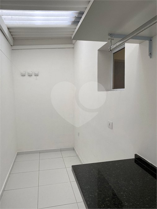 Casa à venda com 3 quartos, sendo 1 suíte, no condomínio Ana Carolina, São Paulo - SP