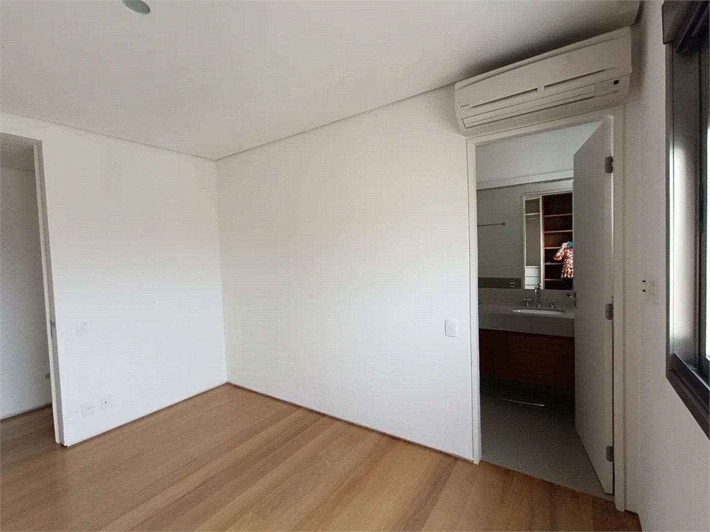 Apartamento à venda ou para alugar com 3 suítes em Pinheiros, São Paulo, SP