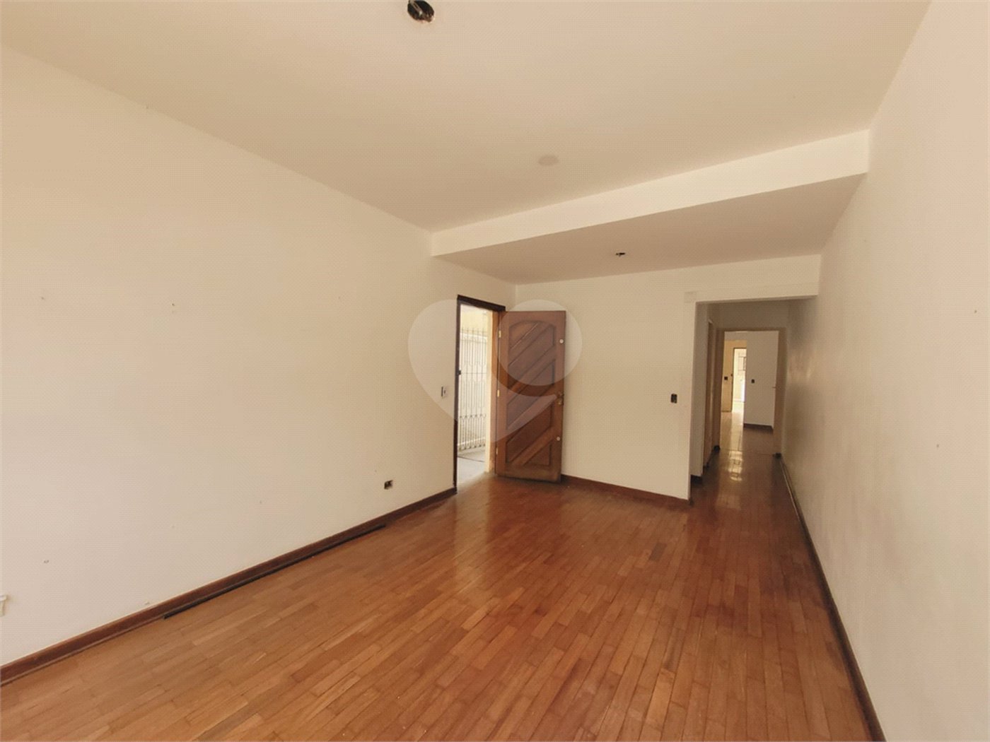 Casa à venda com 3 quartos, sendo 1 suíte, em Parque Maria Domitila, São Paulo, SP