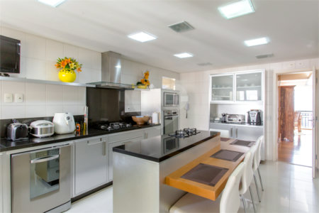 Apartamento à venda com 4 suítes em Vila Suzana, São Paulo, SP