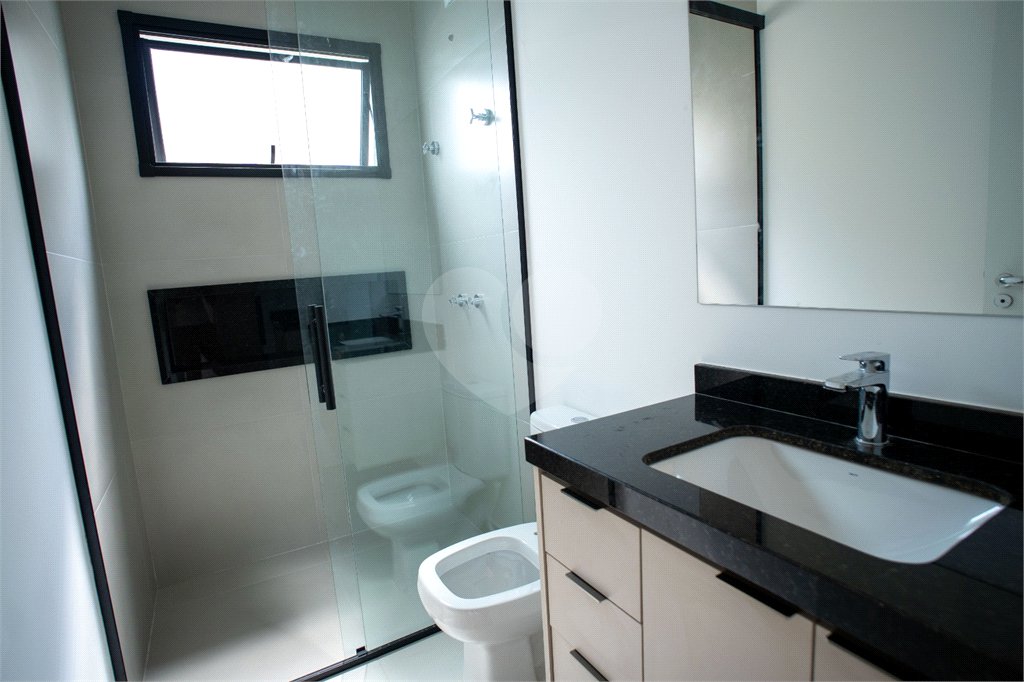Casa à venda com 3 suítes em Vila Santista, Atibaia, SP