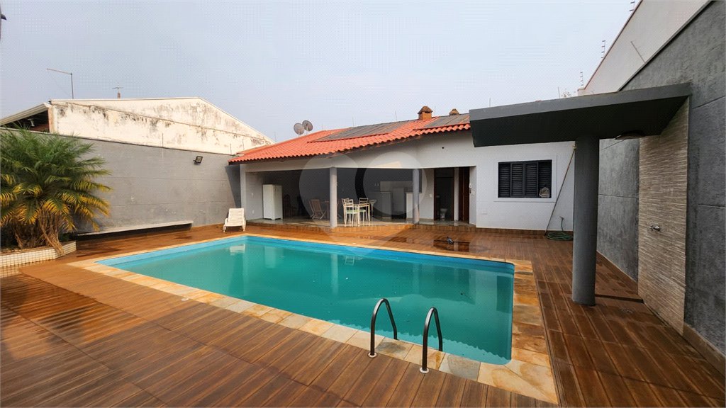 Casa à venda com 3 quartos, sendo 1 suíte, em Vila Harmonia, Araraquara, SP