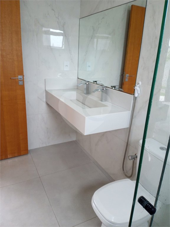 Casa à venda ou para alugar com 3 suítes no condomínio Residencial Viena, Indaiatuba - SP