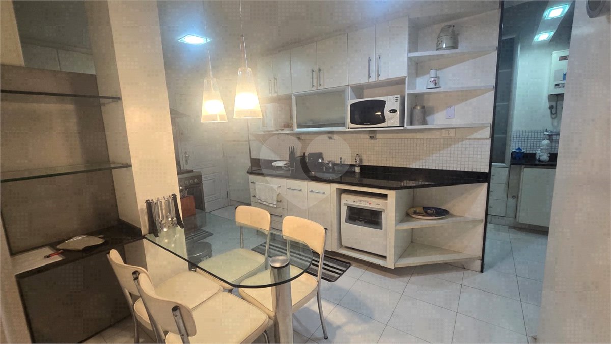 Apartamento à venda com 3 quartos, sendo 1 suíte, em Copacabana, Rio de Janeiro, RJ