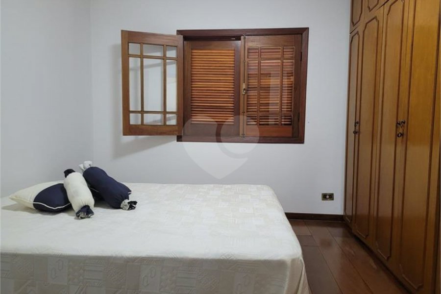 Casa à venda com 4 quartos, sendo 2 suítes, no condomínio Alpes da Cantareira, Mairiporã - SP