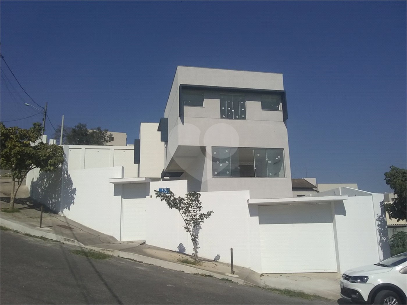 Casa à venda com 4 quartos, sendo 2 suítes, no condomínio Residencial Green Ville, Rio de Janeiro - RJ