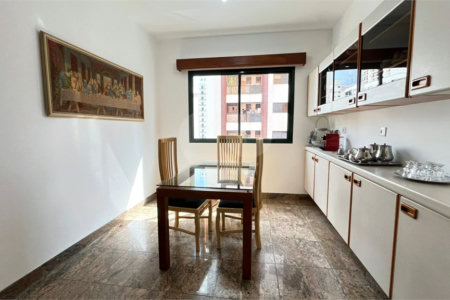 Apartamento à venda com 3 suítes em Moema, São Paulo, SP