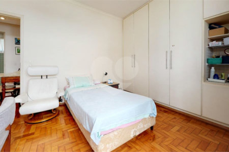 Apartamento à venda com 3 quartos, sendo 1 suíte, em Santa Cecília, São Paulo, SP