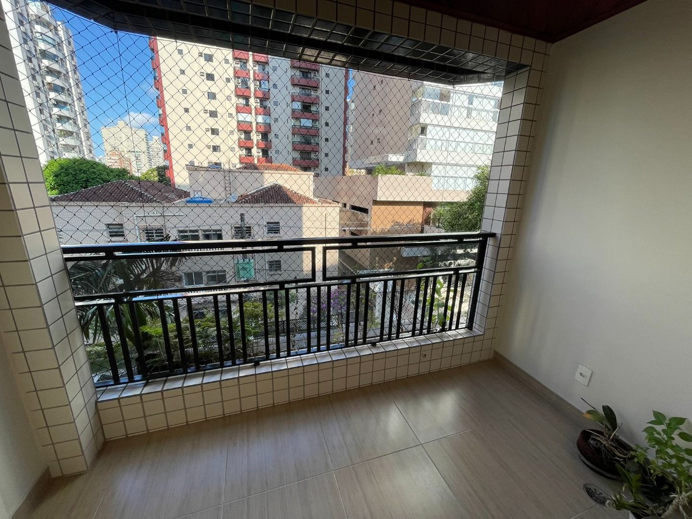 Apartamento 3 dormitórios (1 suíte), vaga para 2 carros, no Boqueirão, Santos